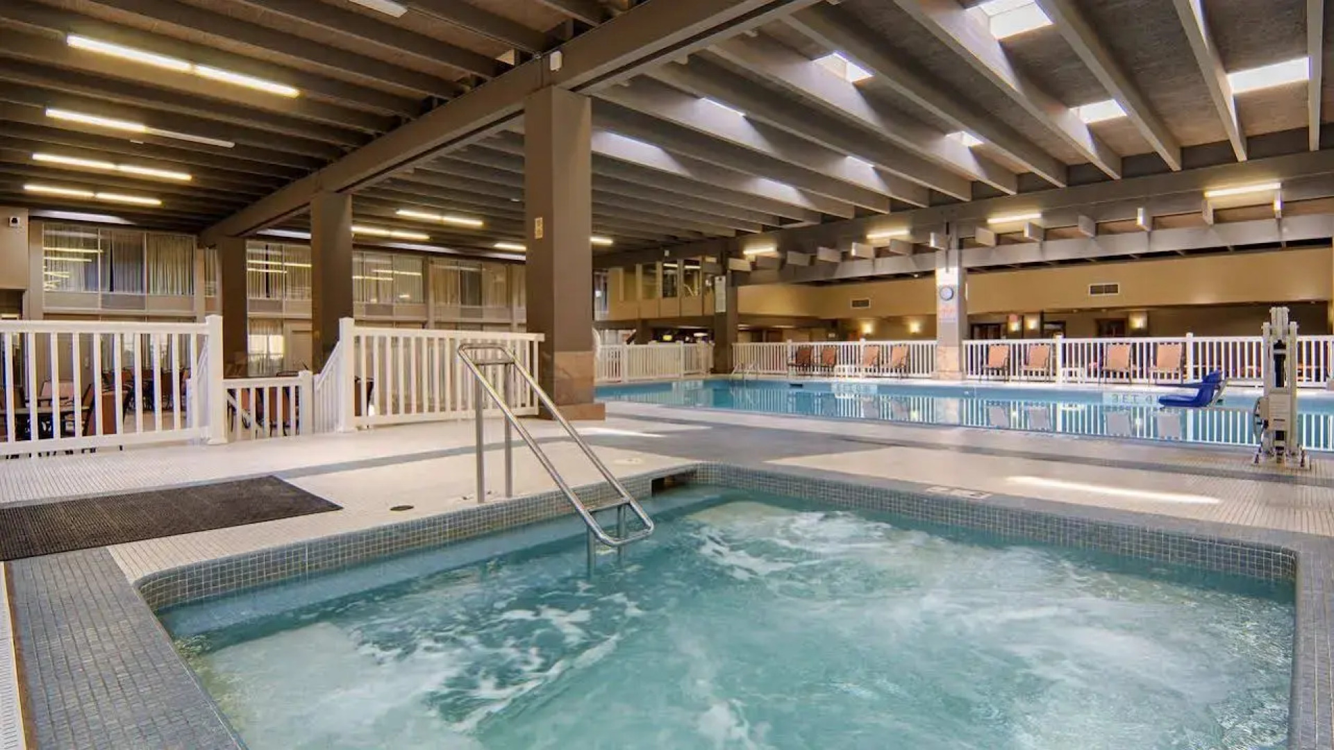 Norwood Inn & Suites