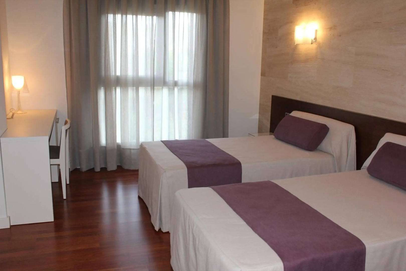 Escuderos Hotel Cruz