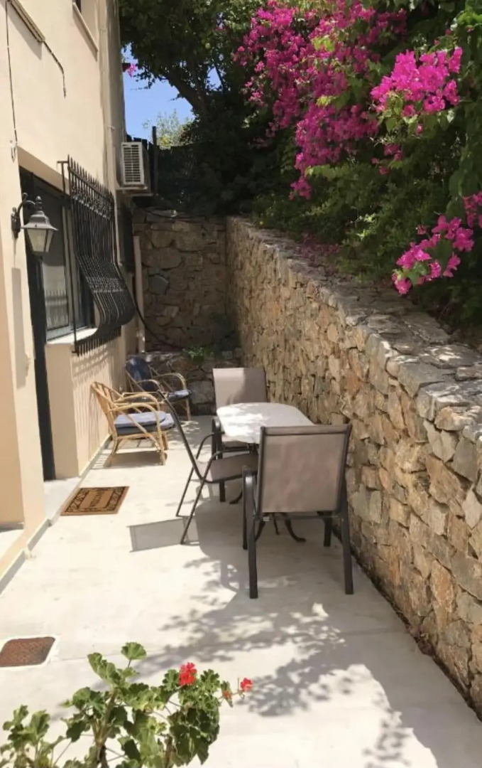 Terpsichori Villa & Apartments