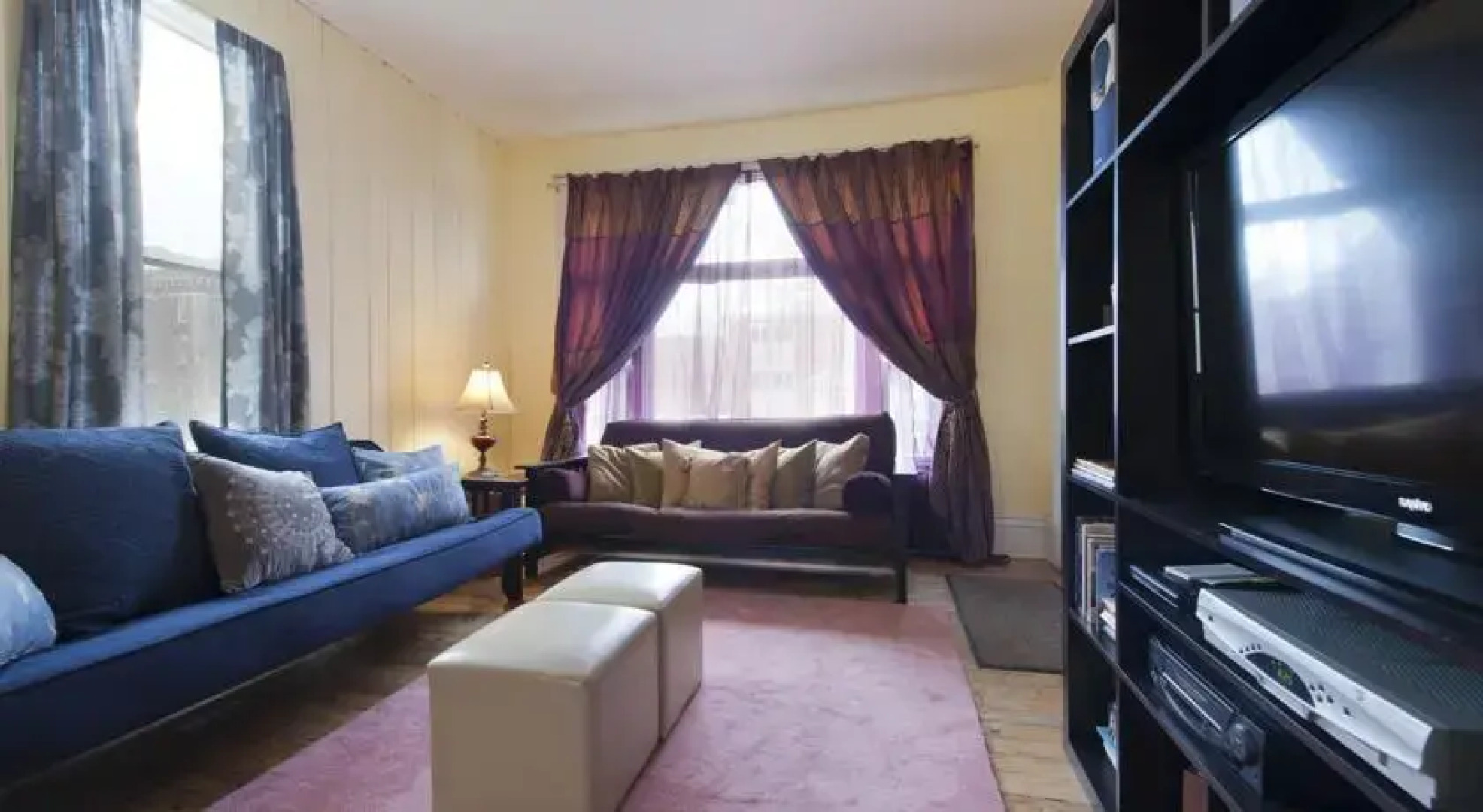 S&J Uptown Downtown Chain Of Lakes Art Museum