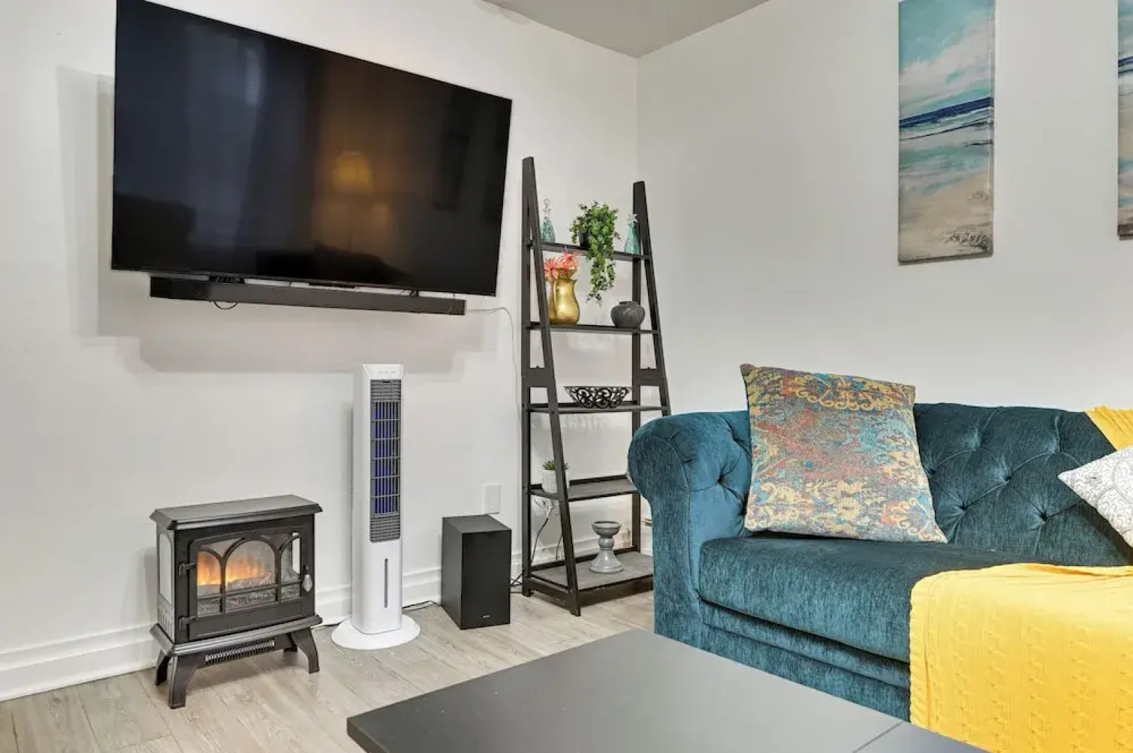 Walk to Downtown Albany: Ten Broeck Triangle Apt!