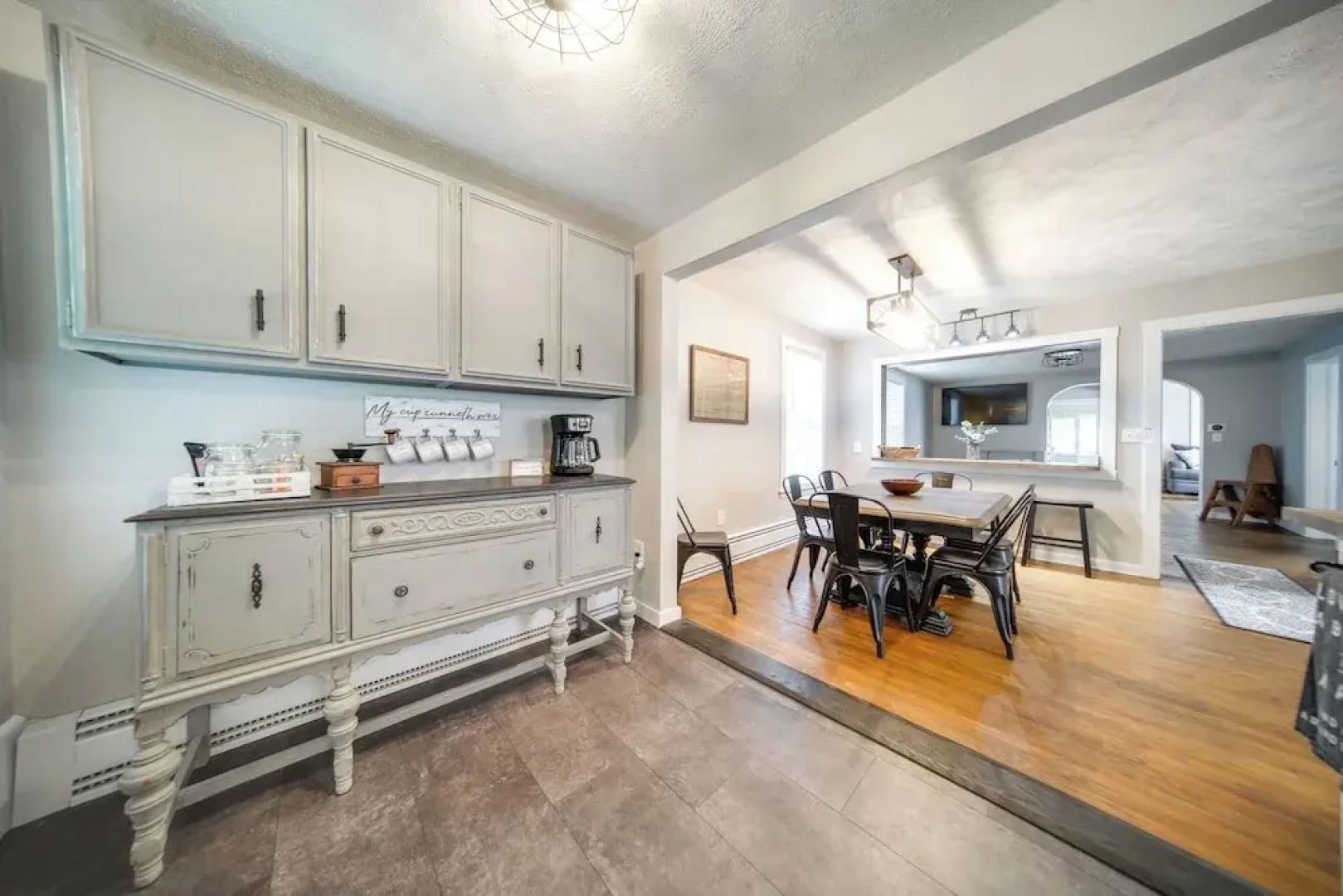 Historical Magnesia Springs Home, Near Kayaking!