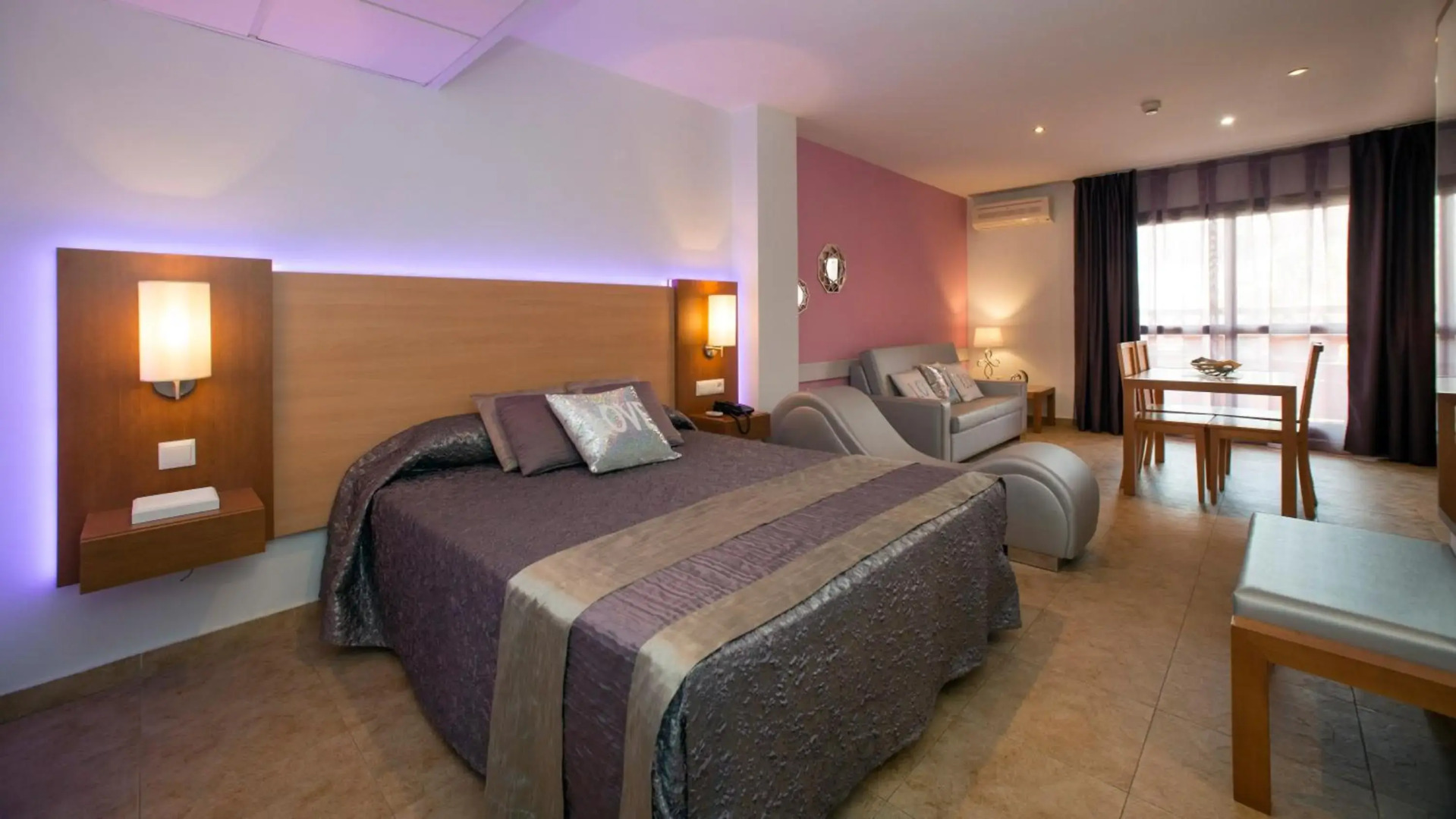 Leo Punta Umbria III - Adults Only