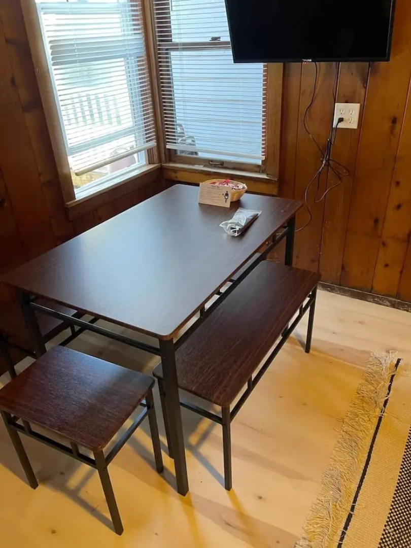 Curley's Resort & Dive Center