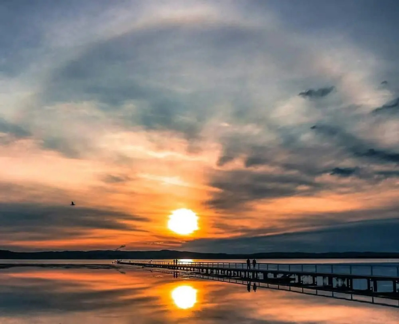 Lakeside Waterfront Apartment 18