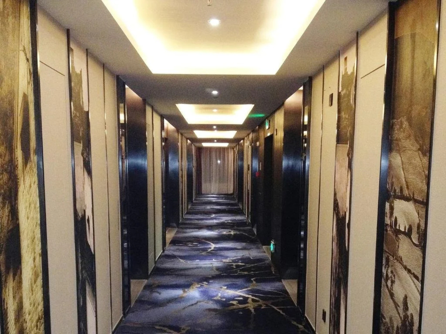 Oriental Xuanyi Holiday Hotel