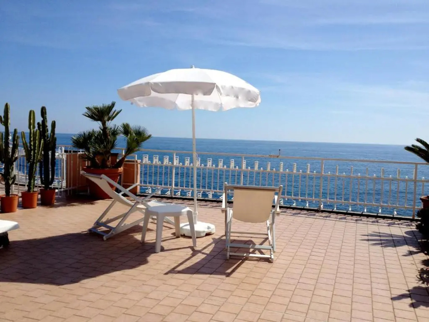 Una terrazza sul mare - Balzi Rossi