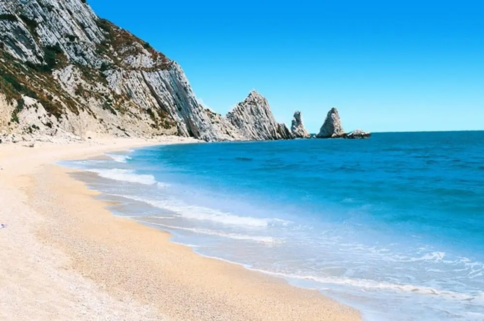 House With 2 Bedrooms In Montelabbate With Wonderful Sea View Private Pool Enclosed Garden