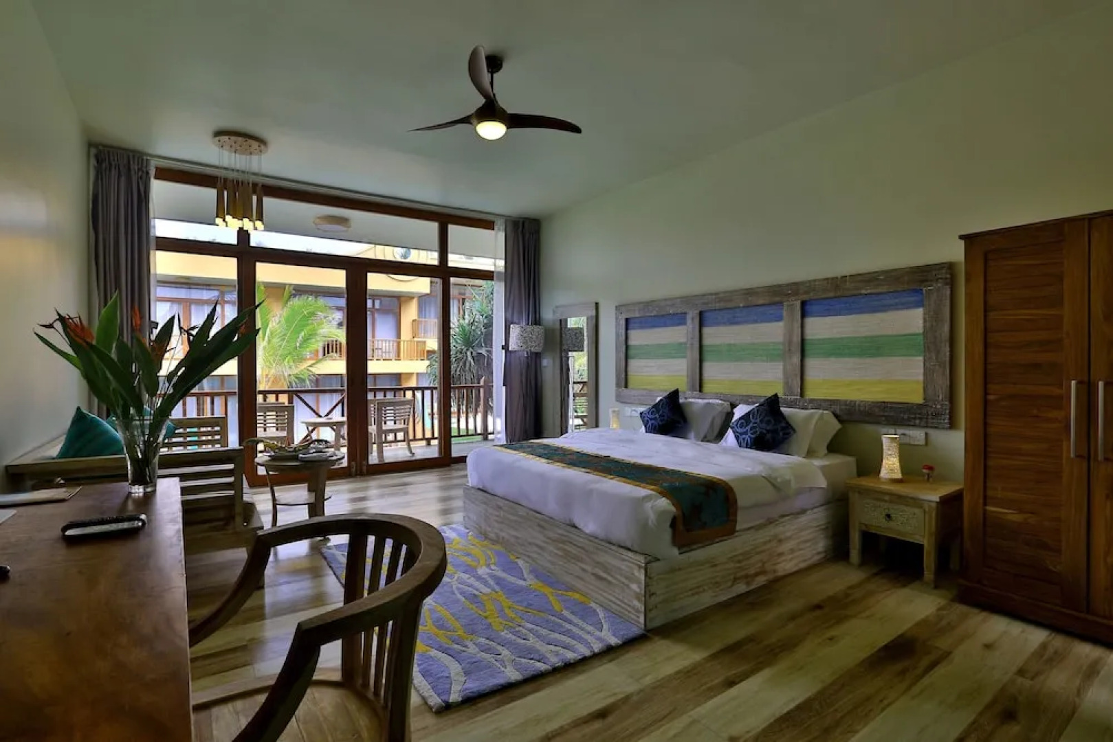 Thaproban Pavilion Waves Unawatuna