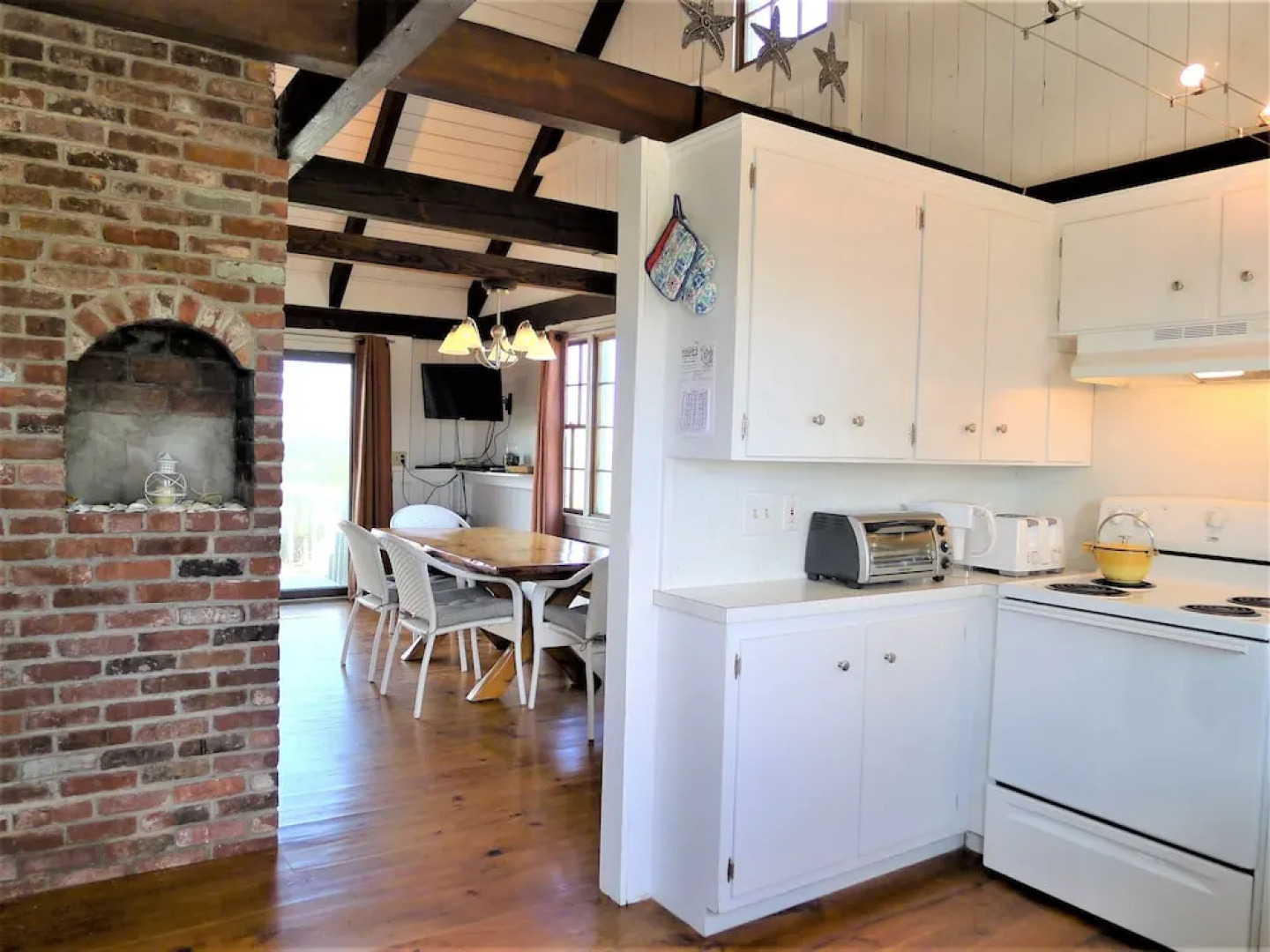 345 Harmes Way - 3 Bedroom House