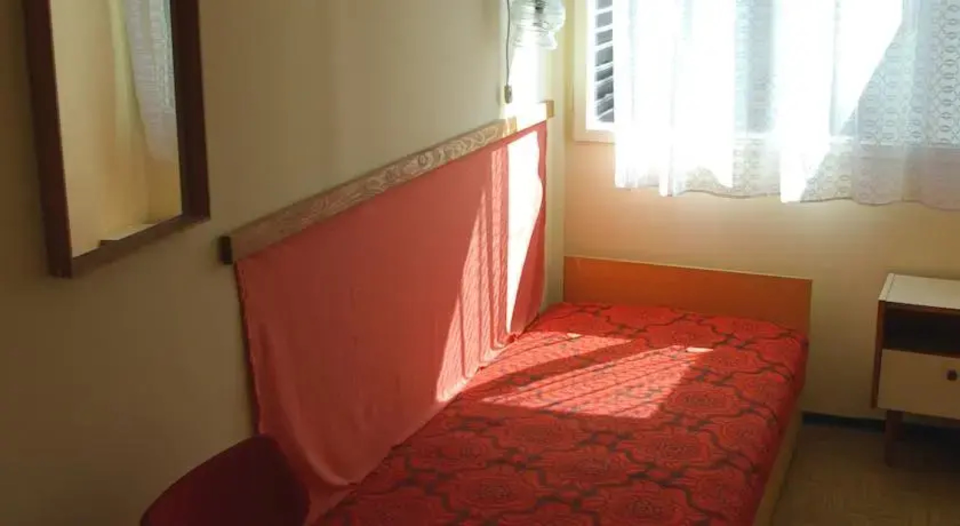 Esthajnal Apartmanok