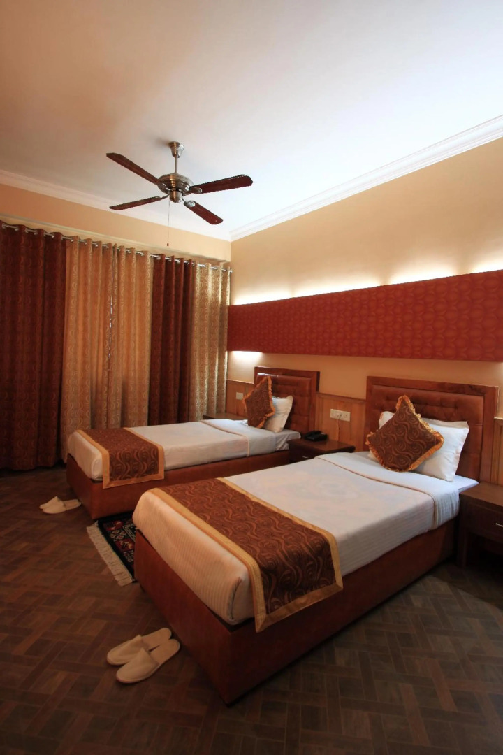 Yarlam Portico Resort