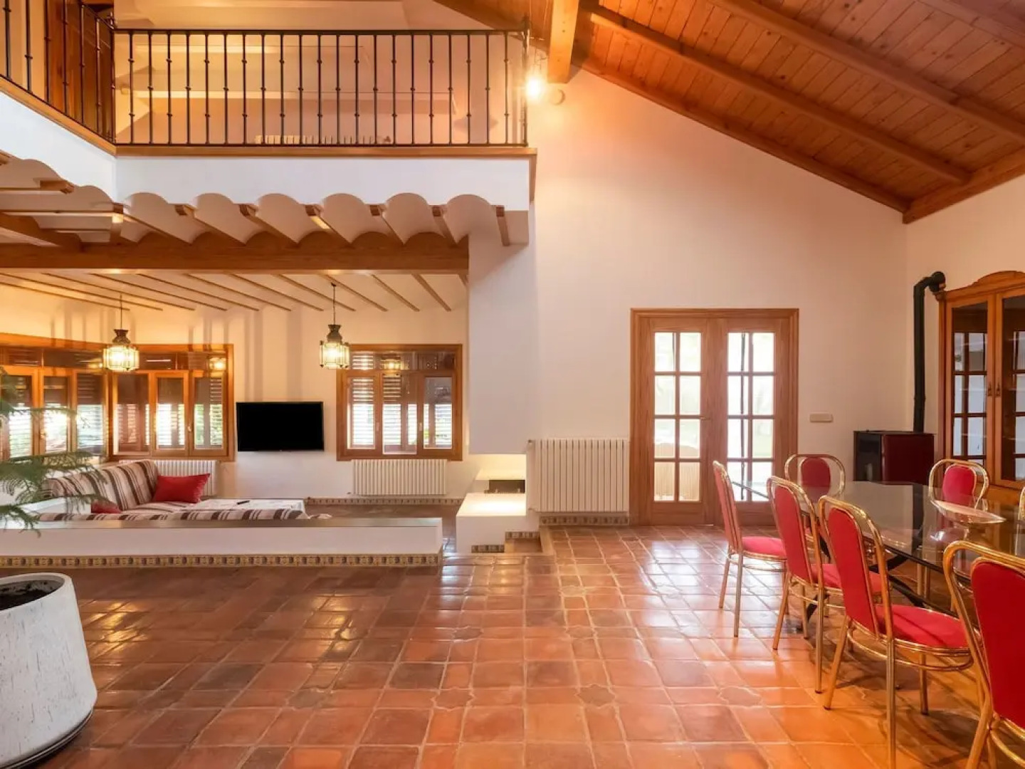 Fascinating Holiday Home in Villacañas With Swimming Pool