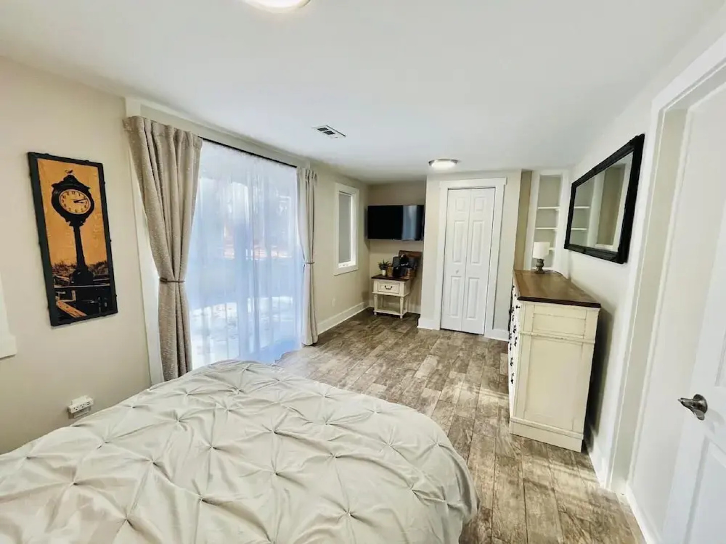 Central Avenue 33476