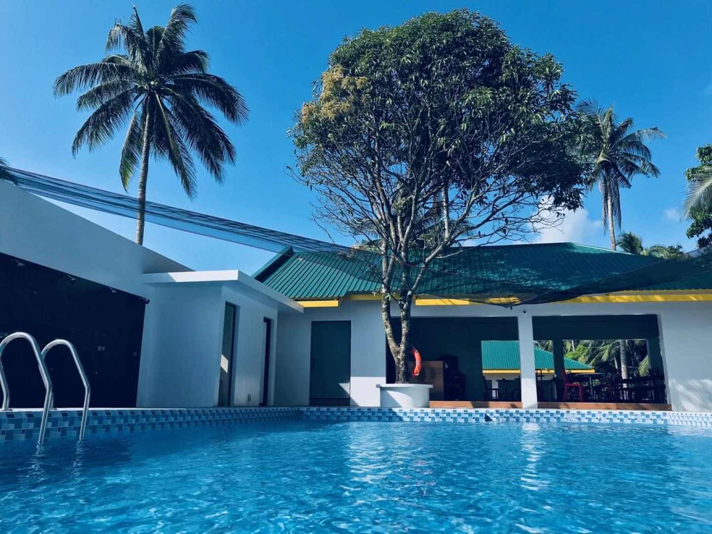 Golden Vine Beach Resort