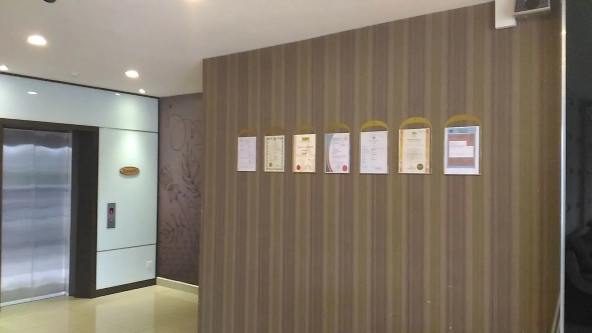 Hotel Zamburger Legenda