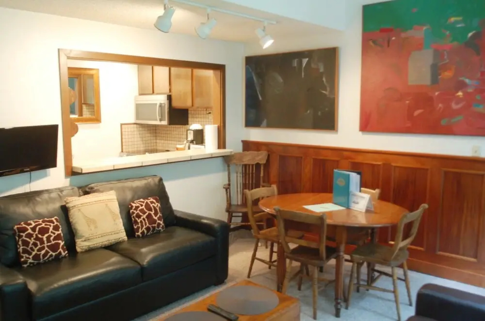 Snowater Condo #57 - A Great 2-story Family Condo That Sleeps 6!