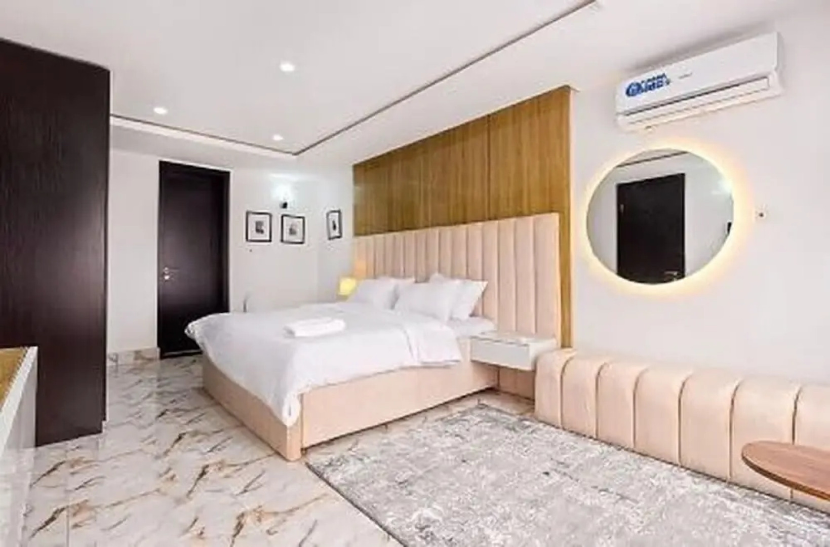 MountRoyal Centre Hotel and Suites