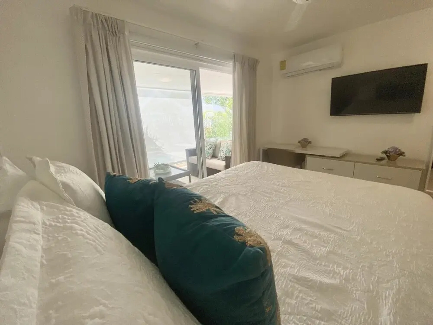 Fabulous Villa in Green One M02