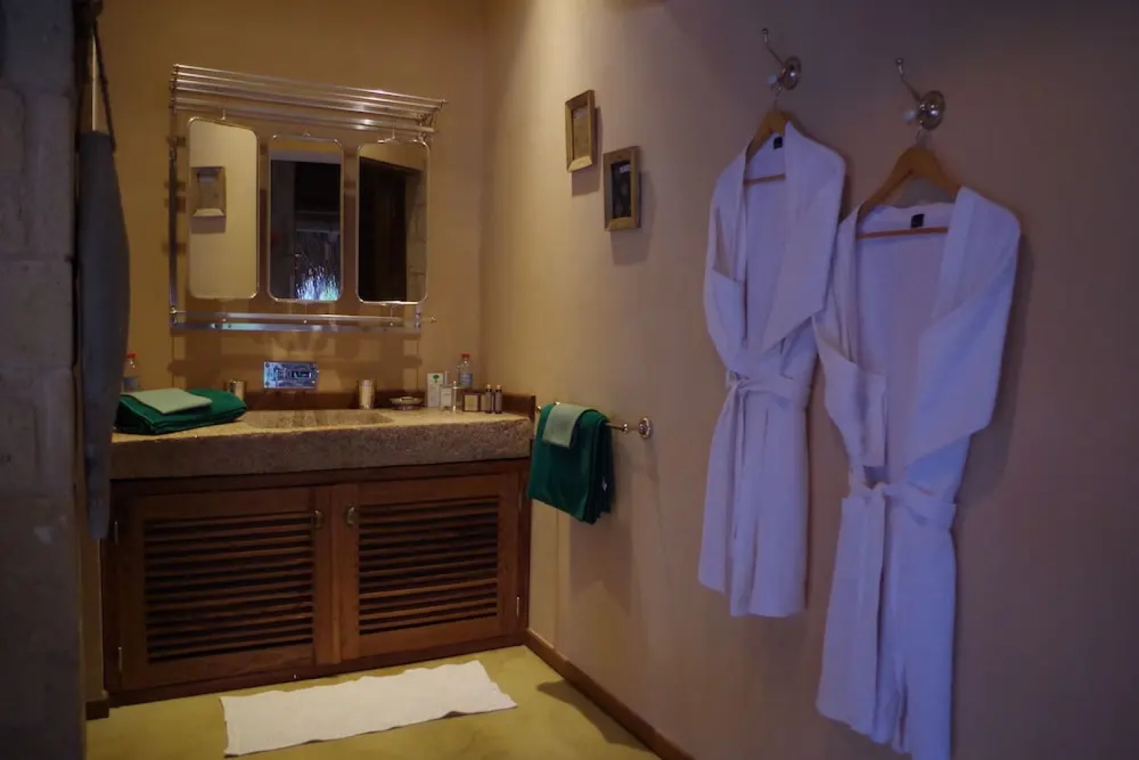 Demeure Des Huiles Précieuses