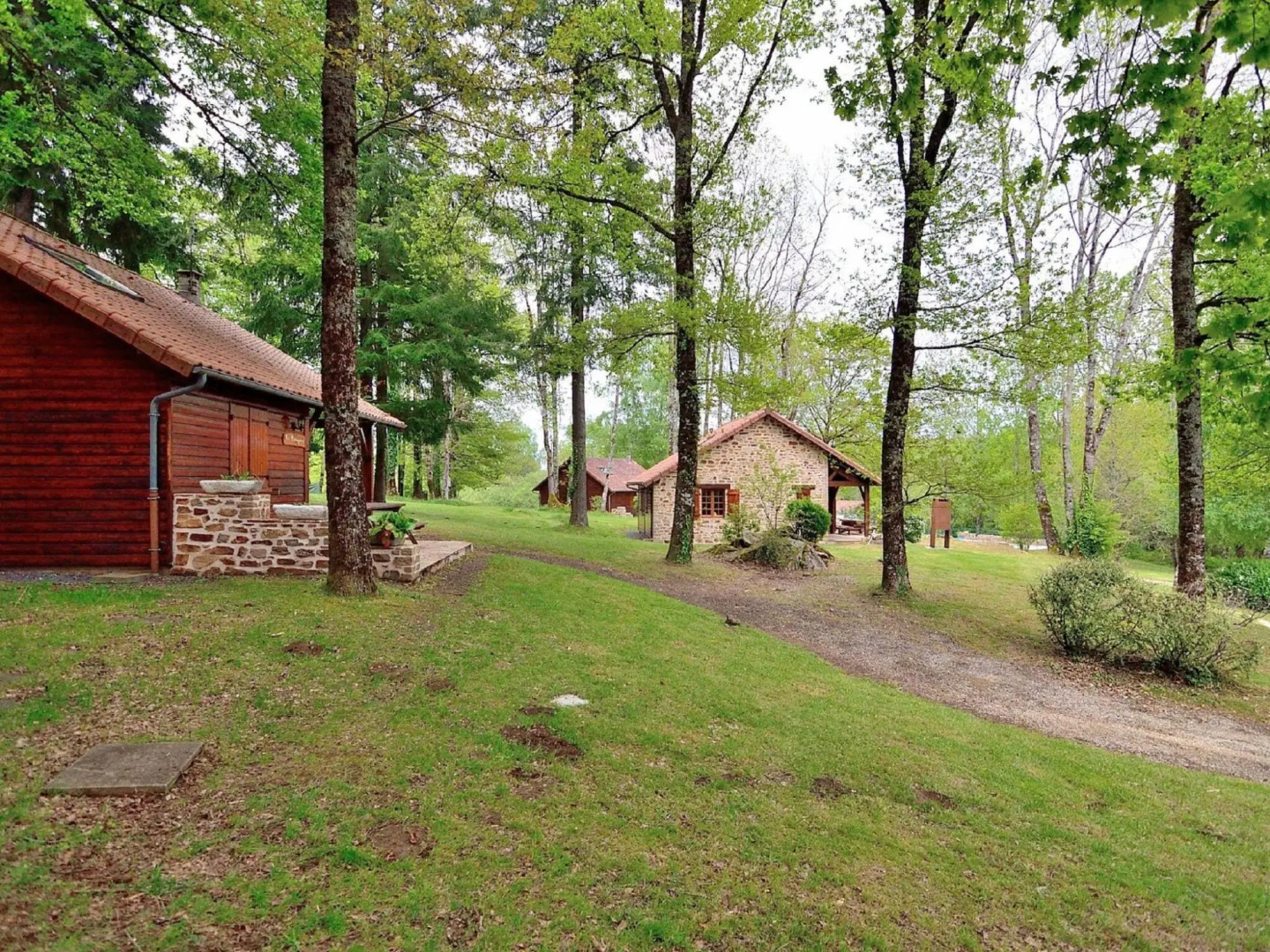 Serene Holiday Home in Cussac with Private Terrace, Barbeque