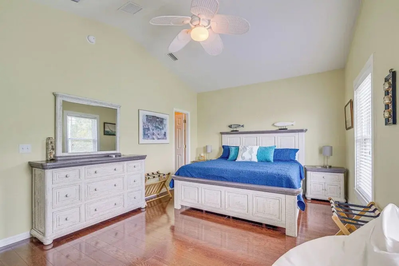 Steps to Beach: Waterfront Cedar Key Home!