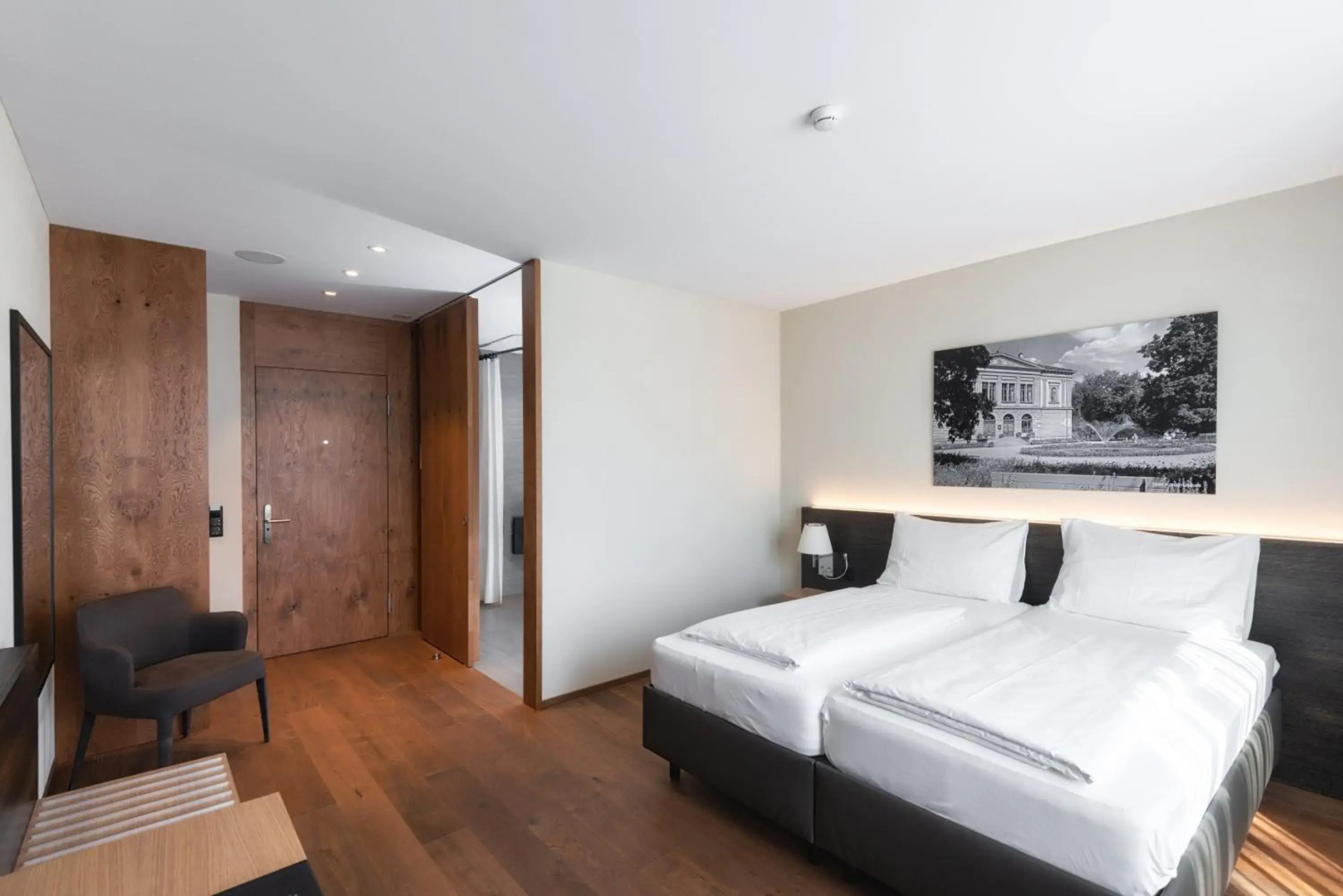 Hotel one66 (free parking garage)