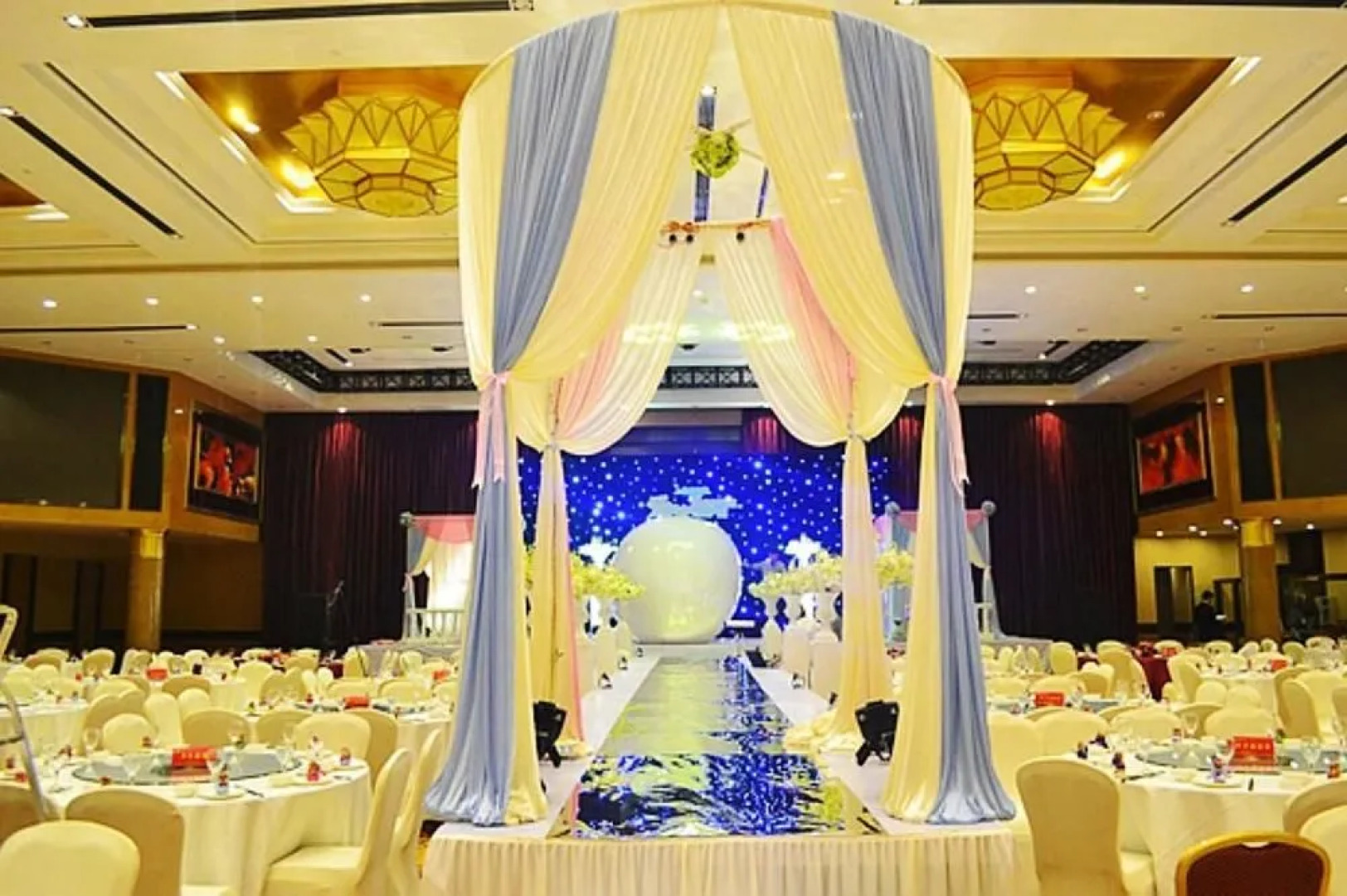 Deyang Care Feeling Grand Hotel