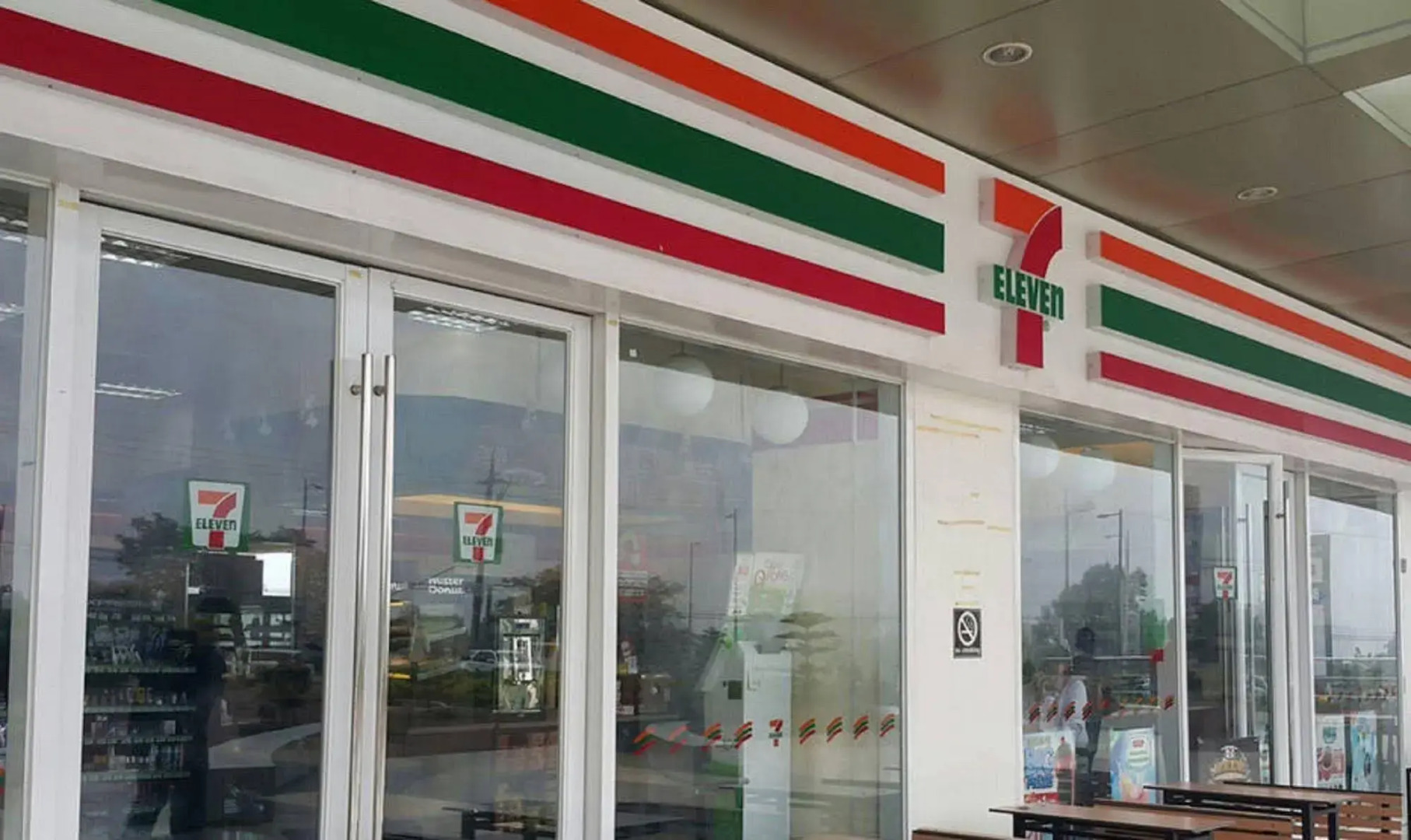 Blowing in the Wind - Lake View Apartments