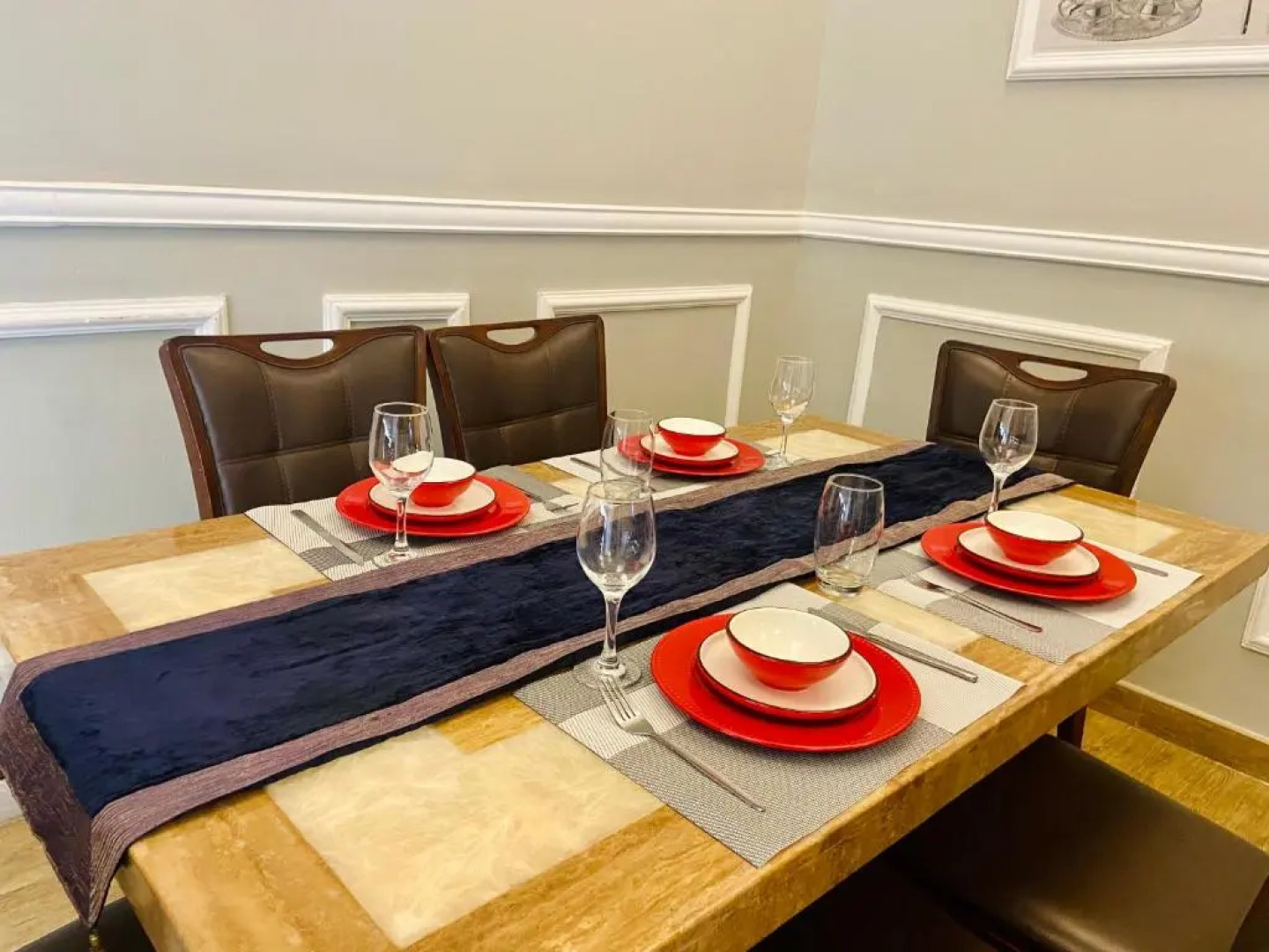 ROJO’s FULLY-FURNISHED 3-BEDROOM CONDO