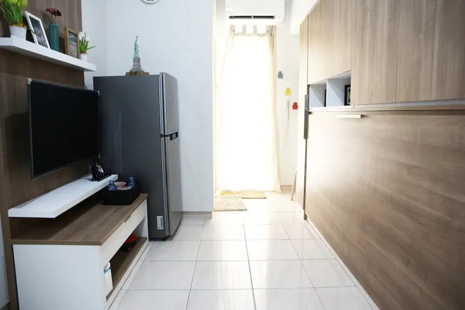 Comfortable The Springlake Summarecon Apartment