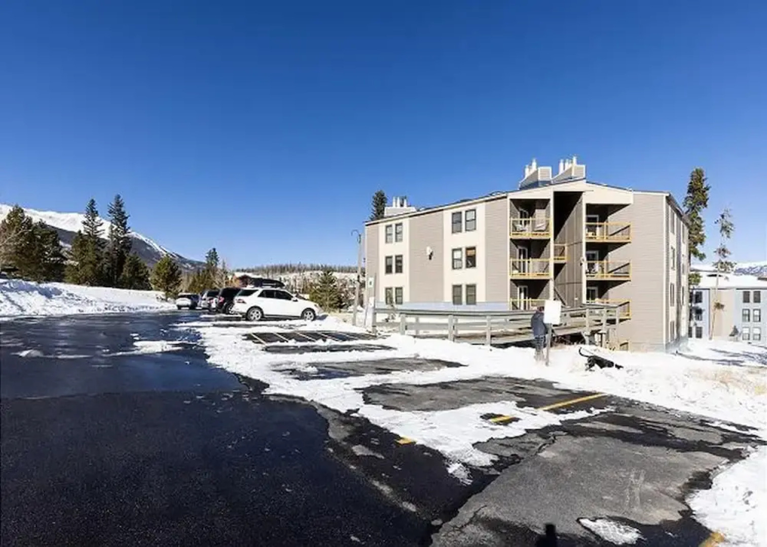Treehouse #107, Building H by Summit County Mountain Retreats