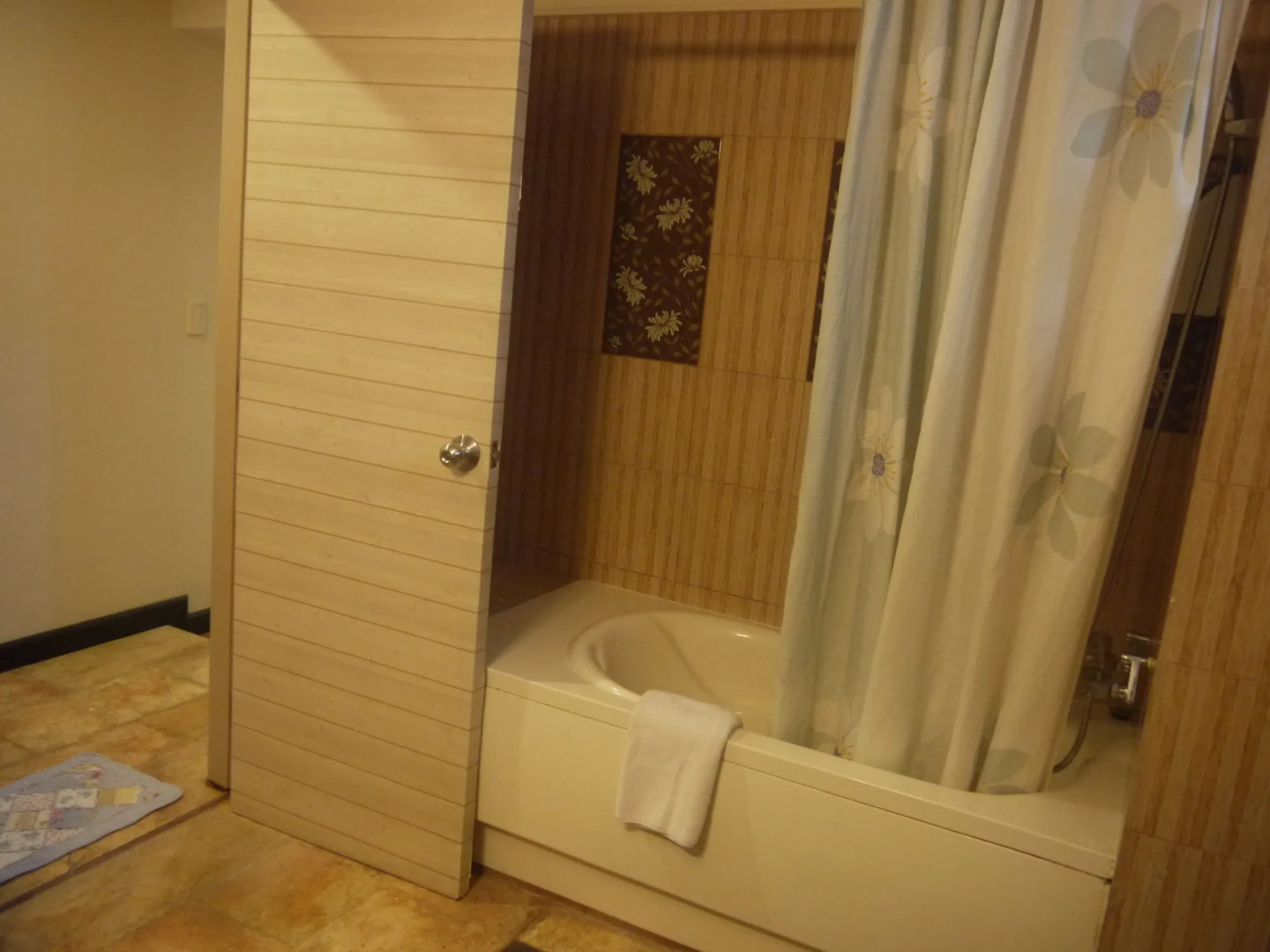 Holiday Saipan Hotel