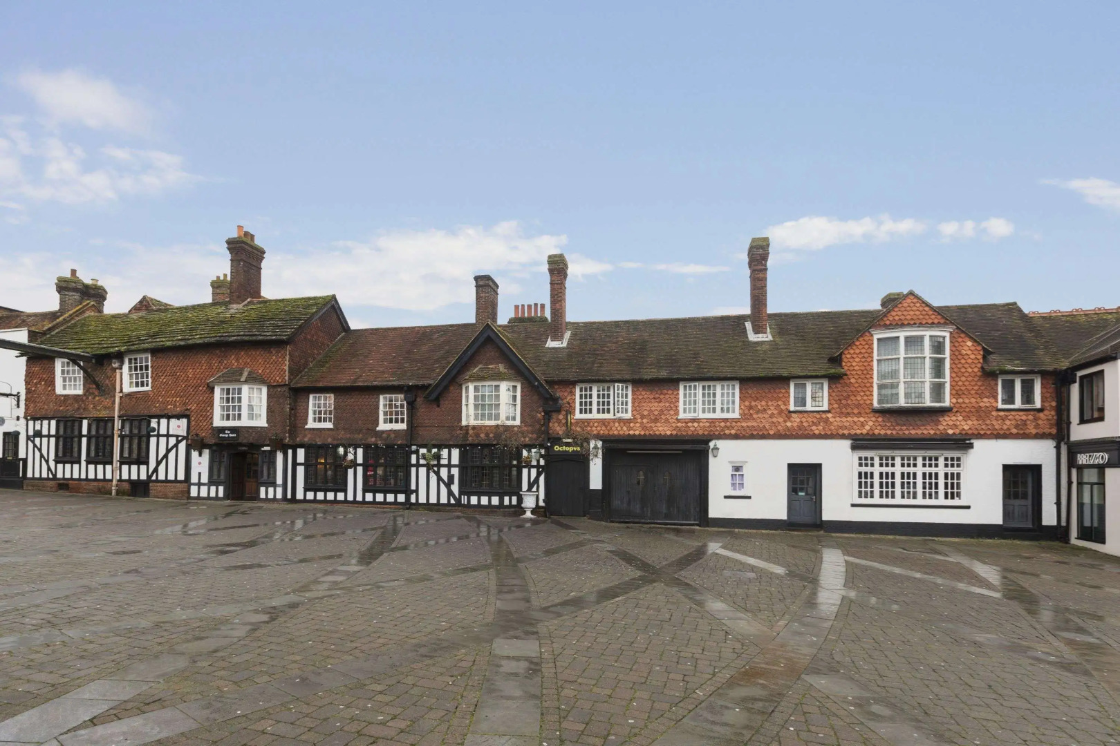 Ramada by Wyndham Crawley Gatwick