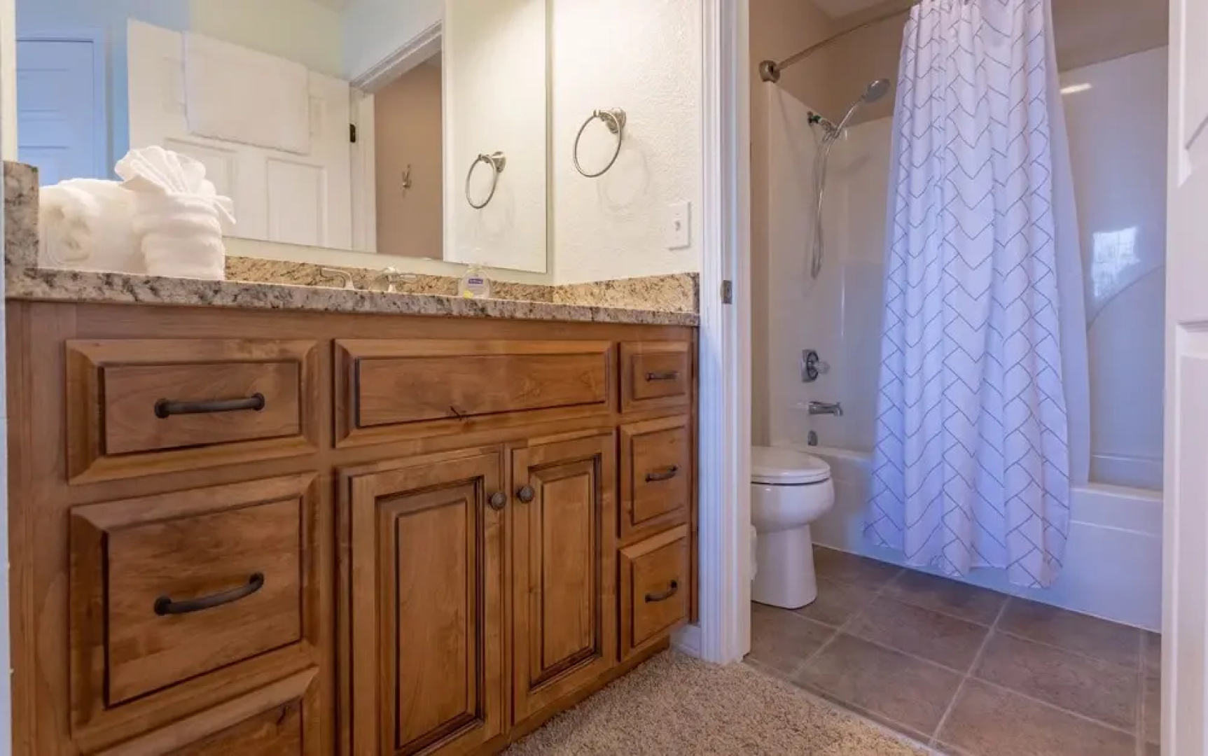 Afternoon Delight 2 Bedroom Condo by Redawning