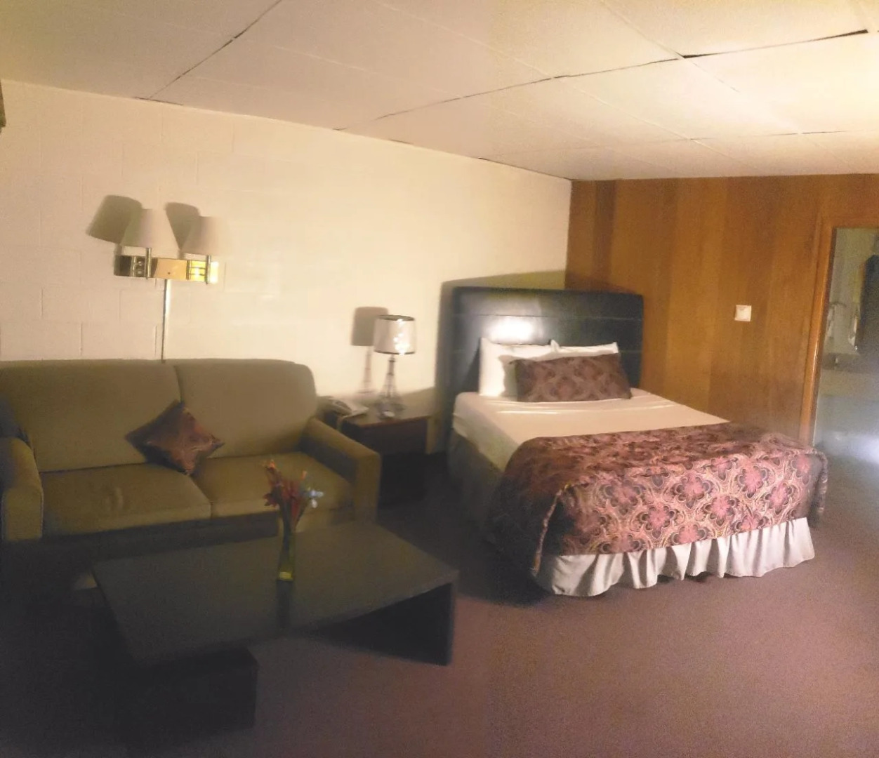 Midtown Inn & Suites