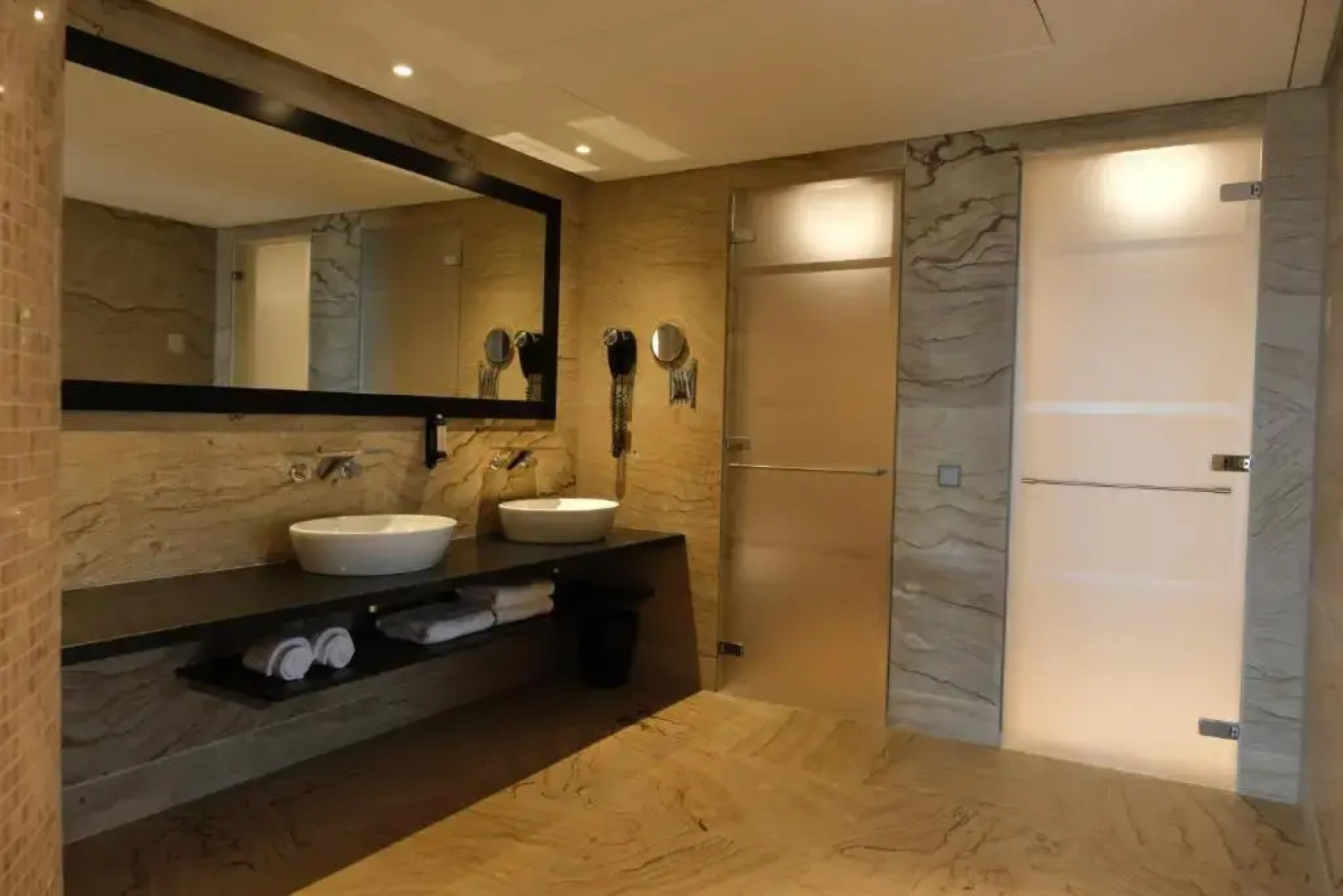 The Navigator - Colombus All Inclusive