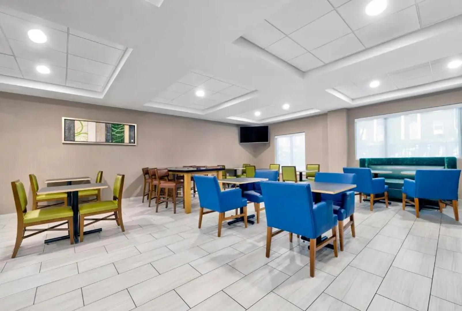 Holiday Inn Express Hotel & Suites Kansas City - Grandview by IHG