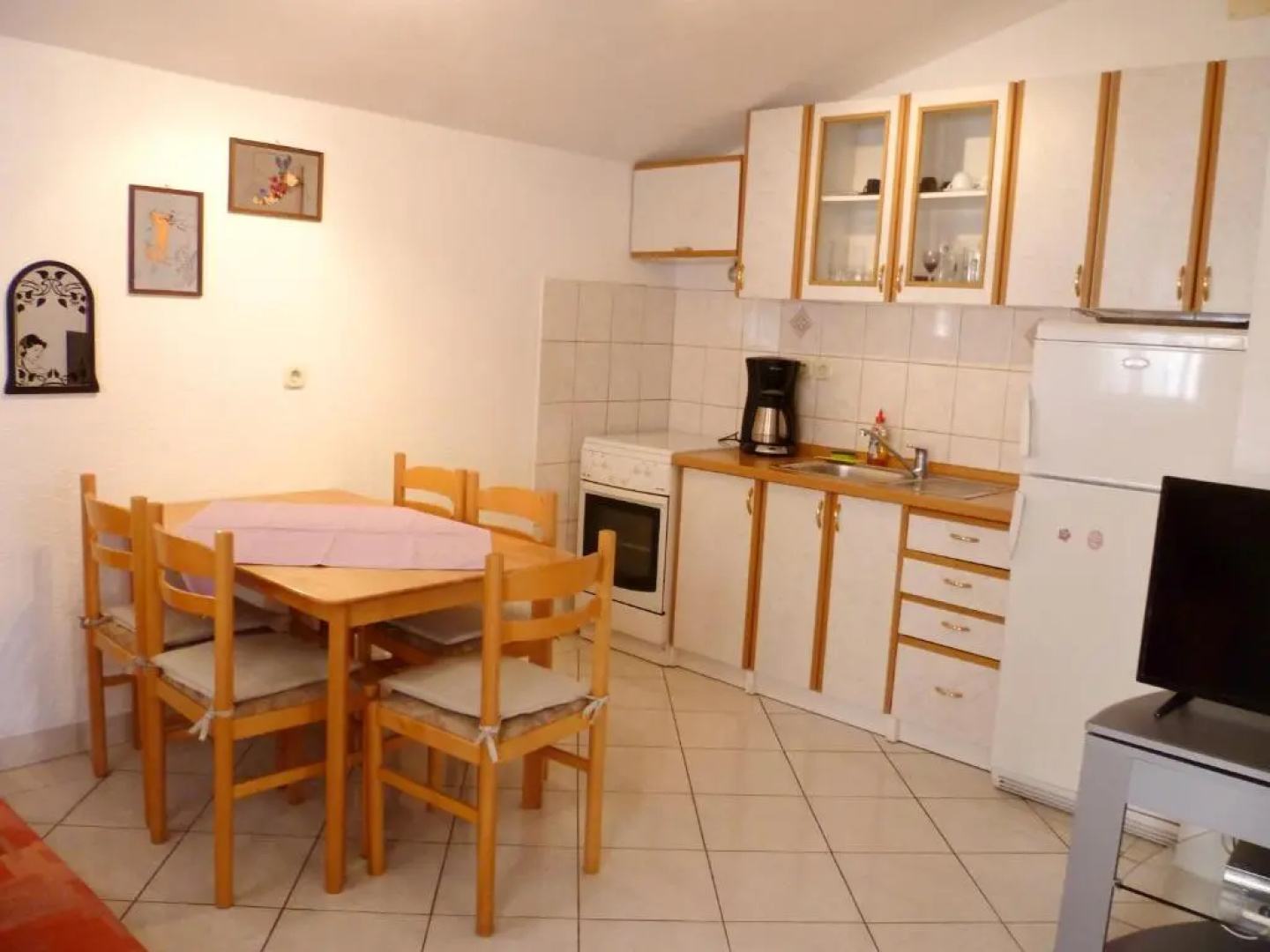 Apartments Sanda Tribunj