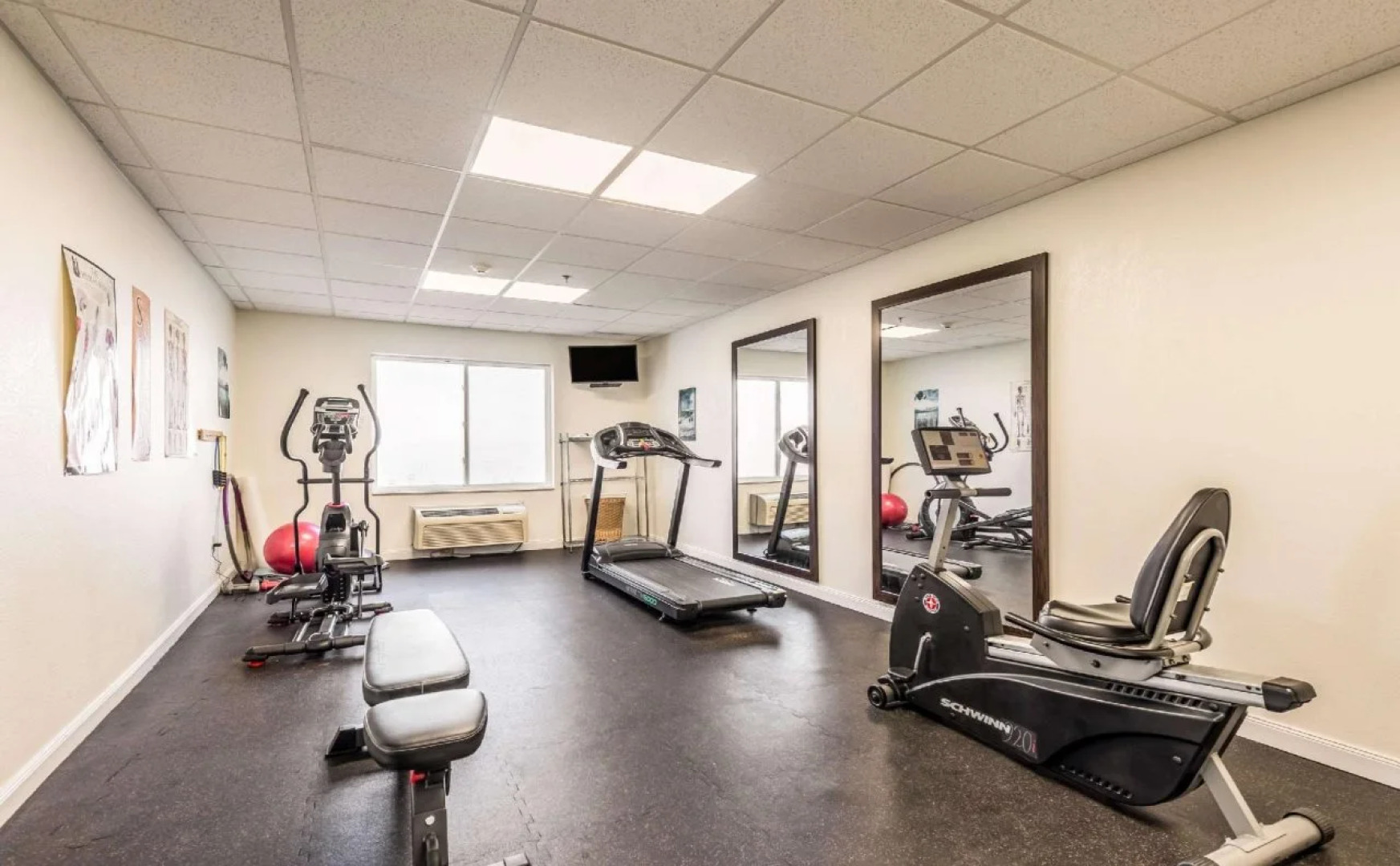 Comfort Inn & Suites Heath - Newark South