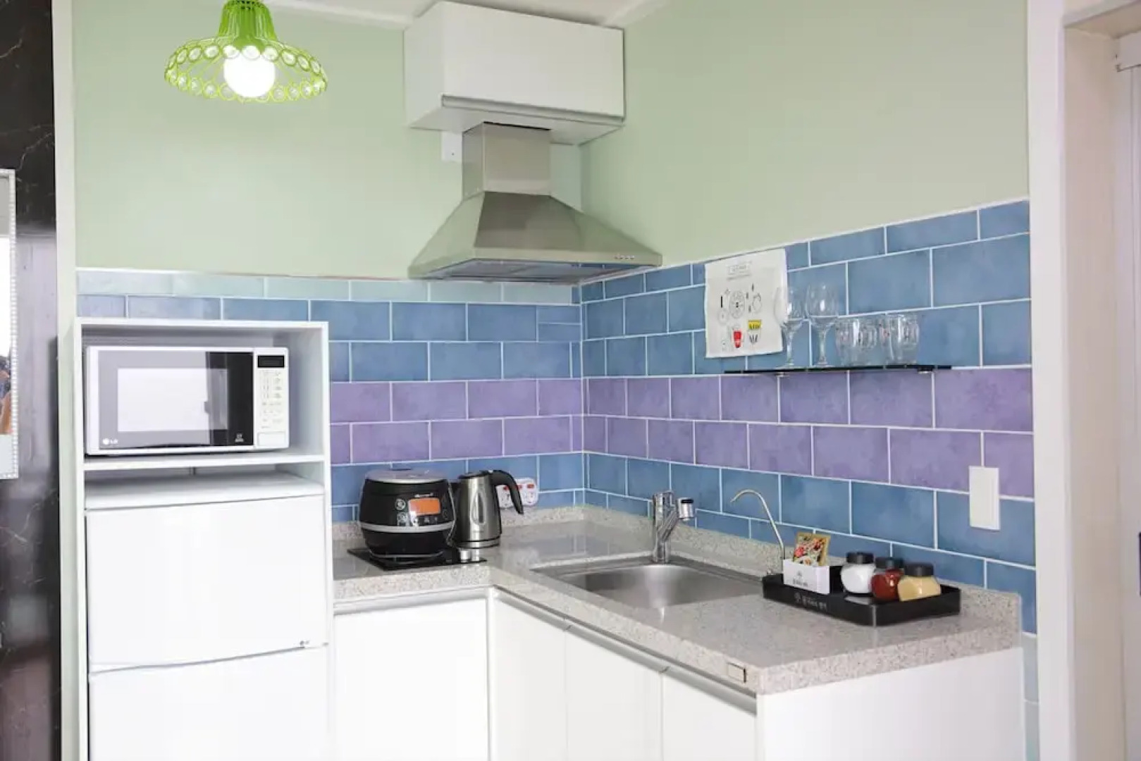 Namhae Montmartre Pension