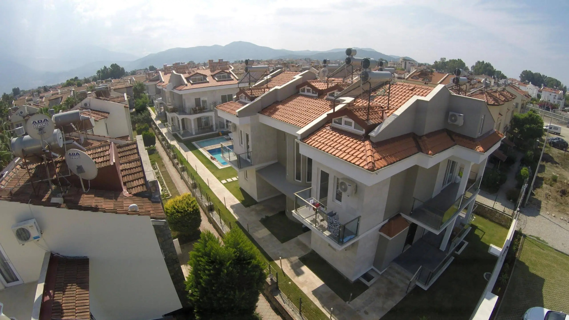 Lighthouse Nadia Aparts