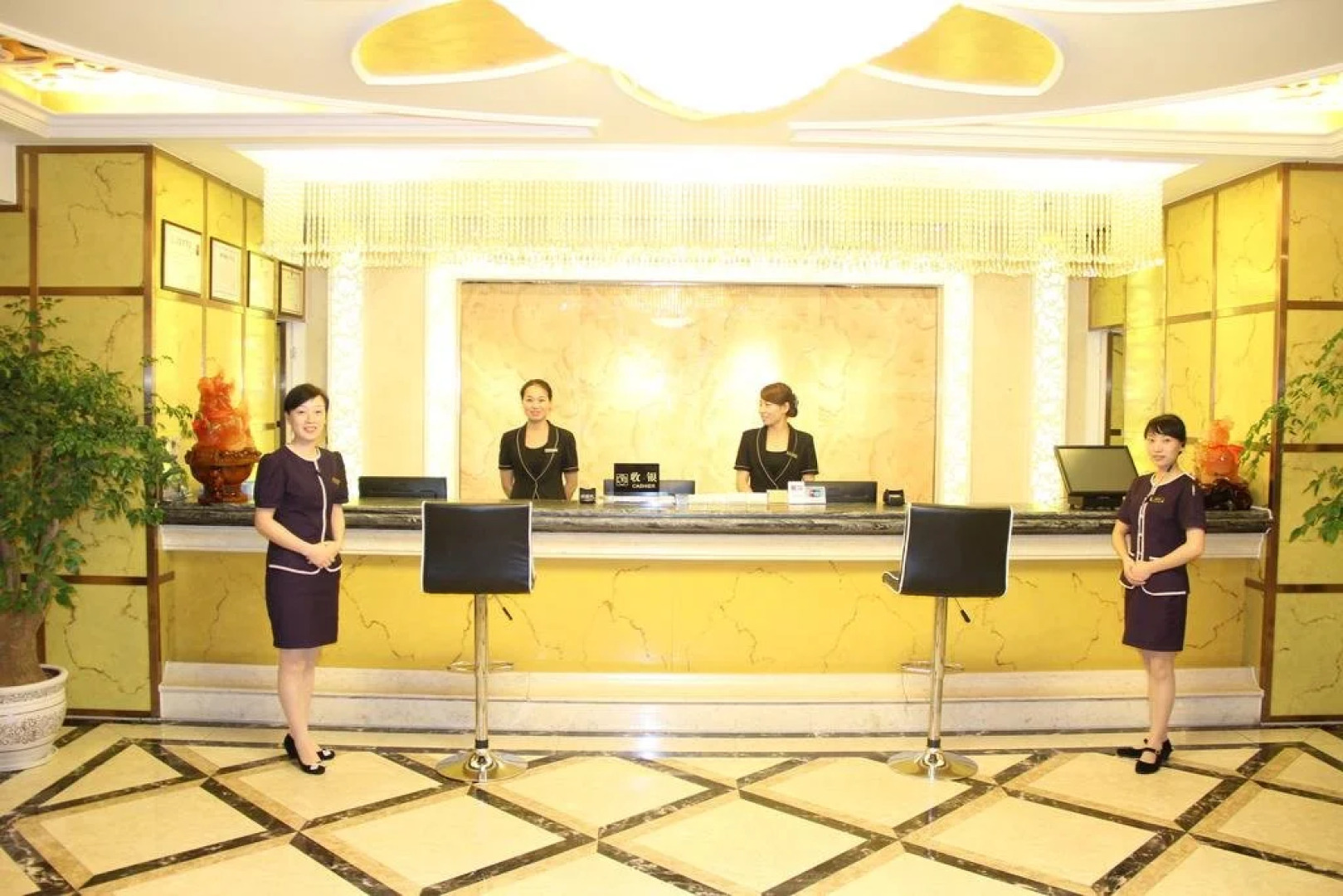 Luzhou Sotelinn Century Hotel