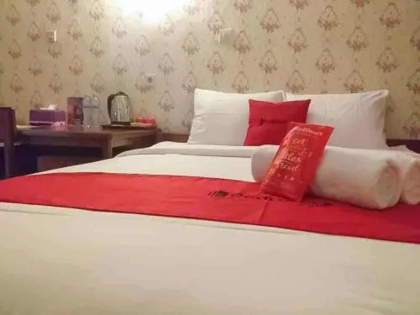 RedDoorz Plus @ Alun Alun Nganjuk