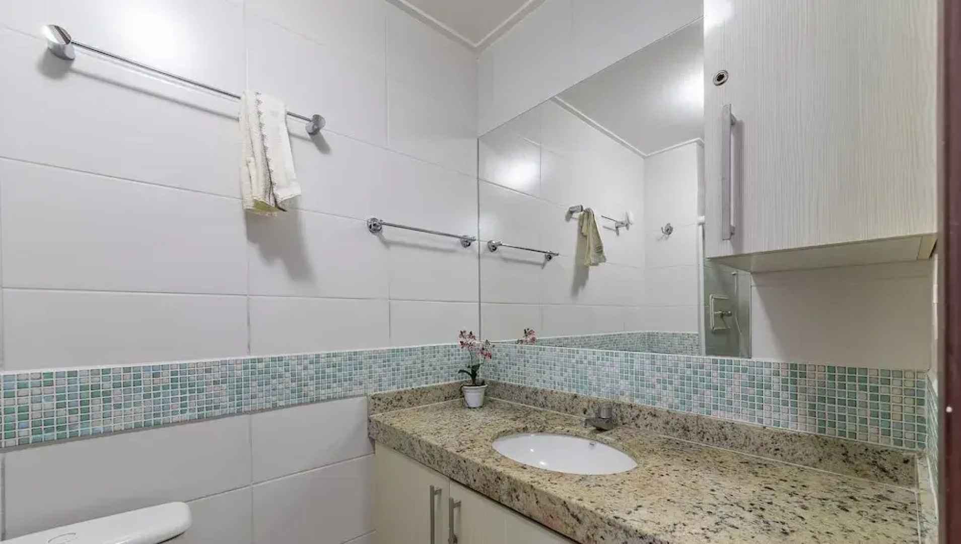 Apto Beira Mar com Vista e Pé na Areia