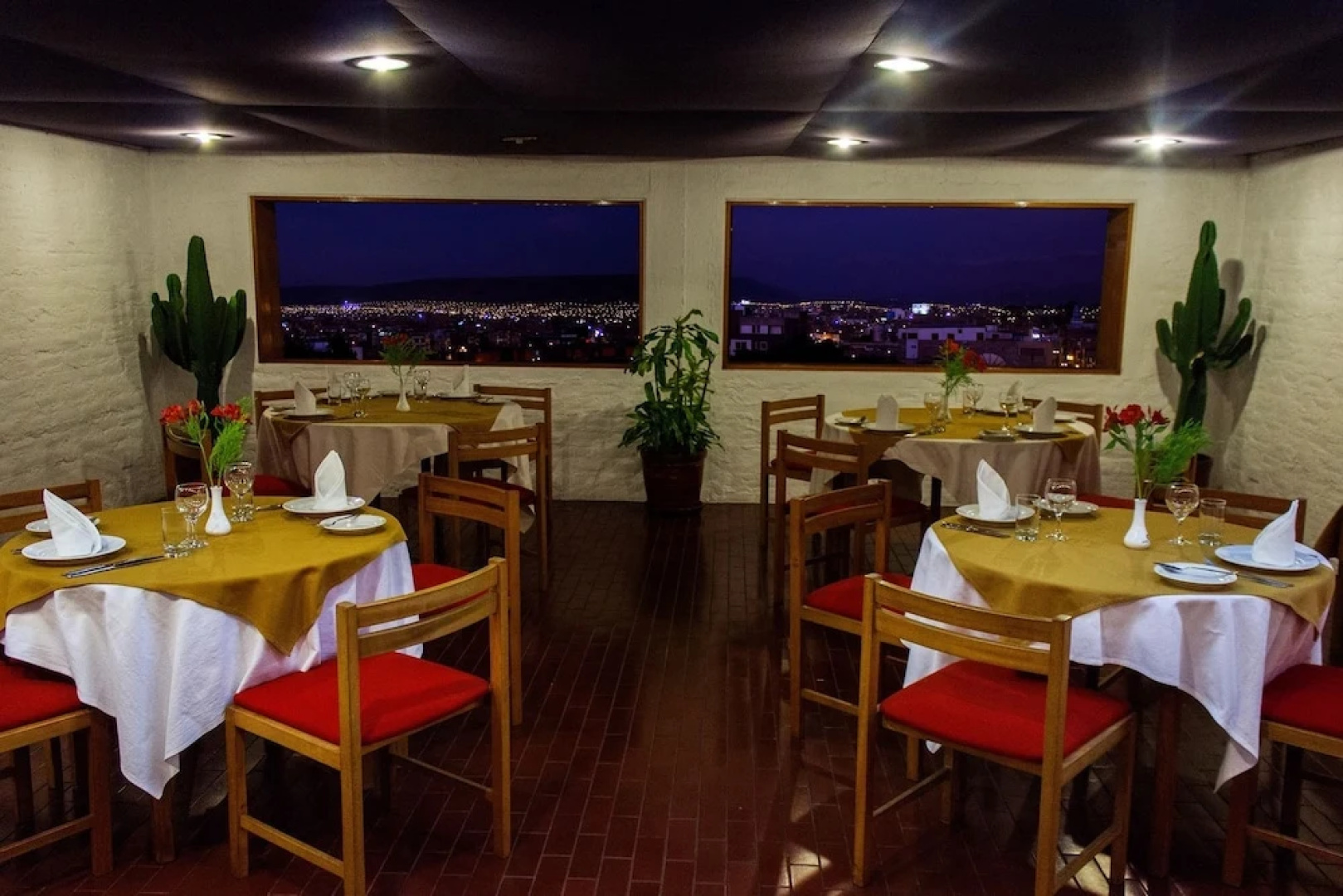 Camino Real Hotel