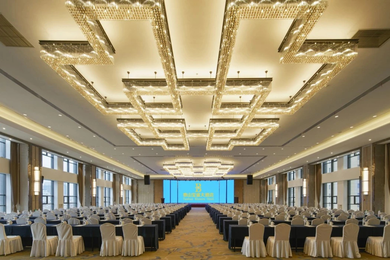 Taishan Blossom Hotel
