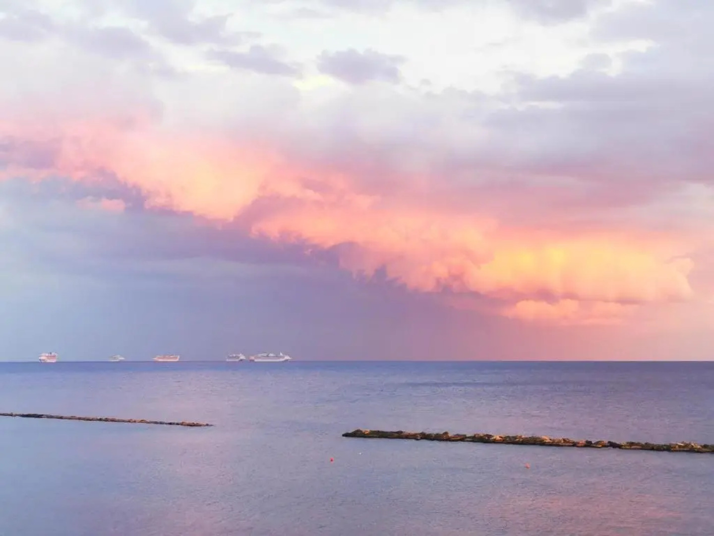 Galatex Beachfront 1st line sea view suites - best location peaceful green place