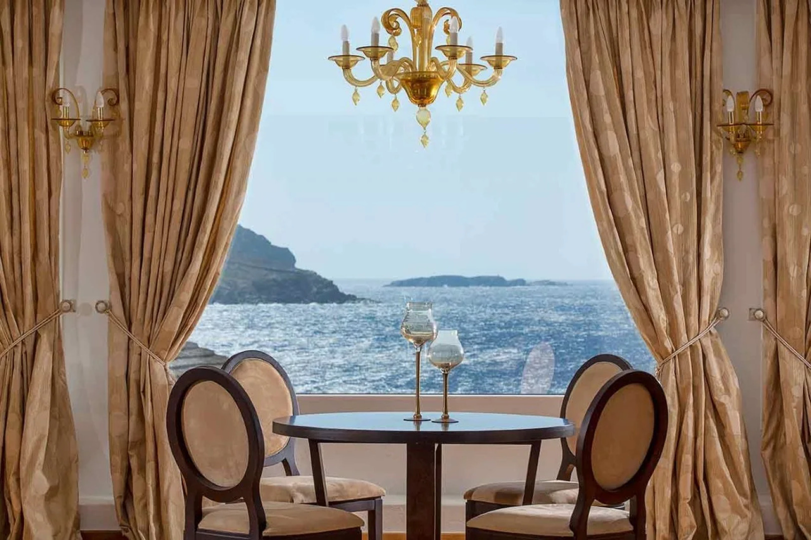 Manoulas Beach Mykonos Resort