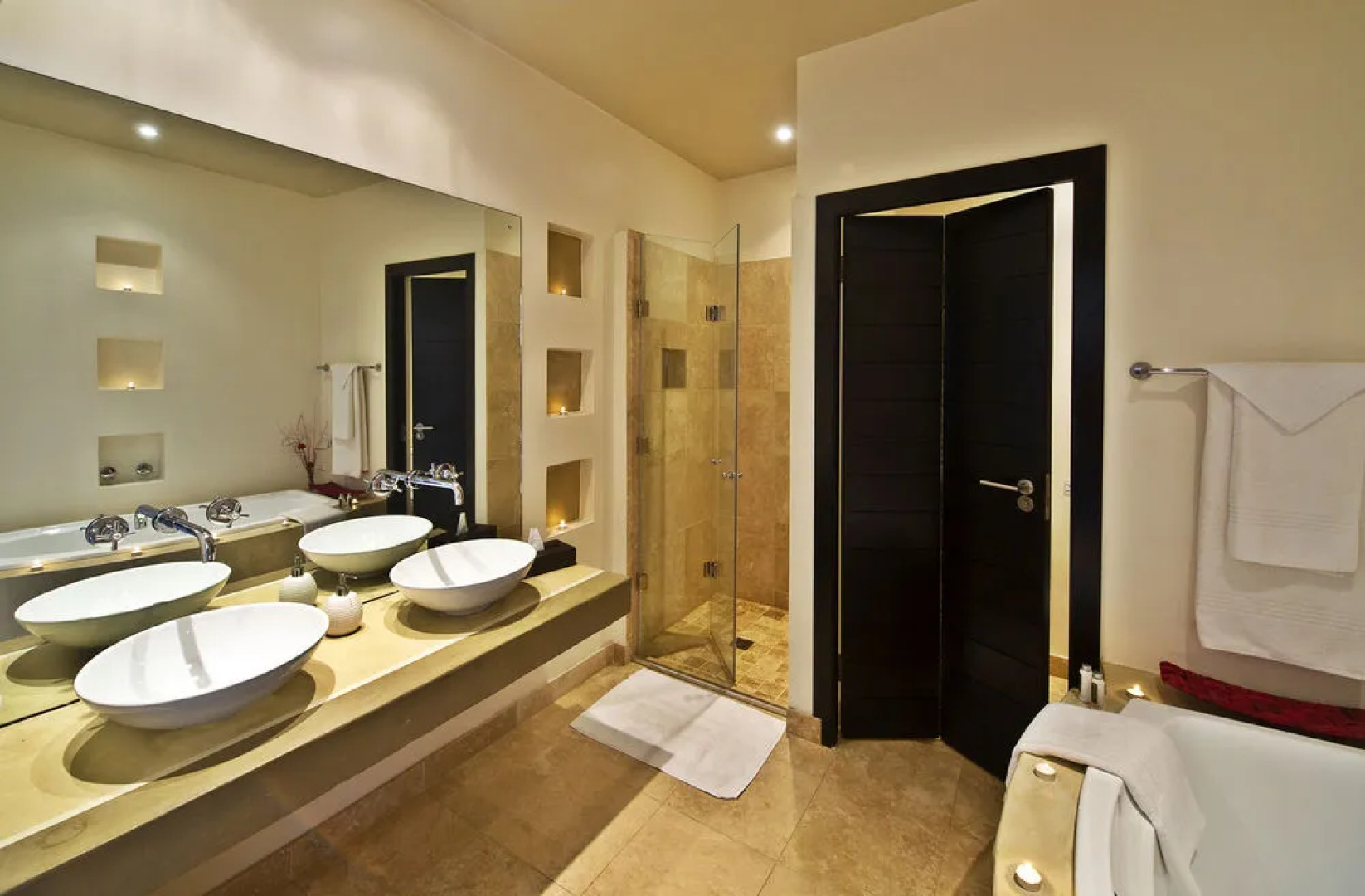 Lodge On The Lake and Wellness Spa